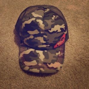 Roxy trucker hat