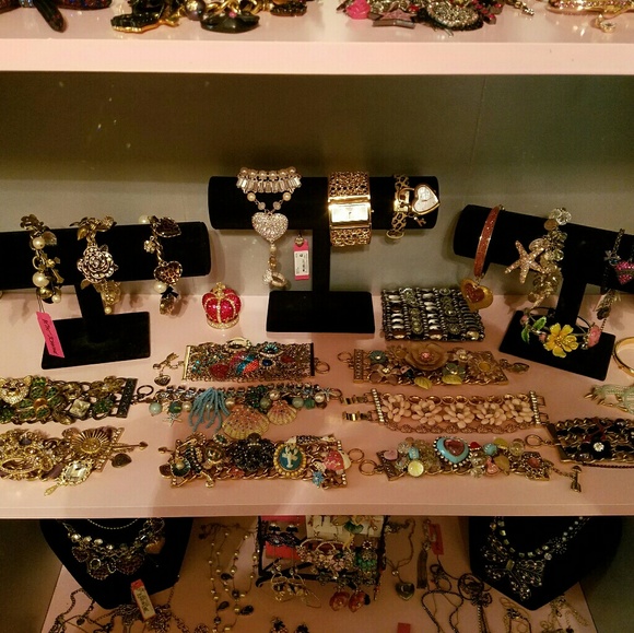 Meet your Posher, Rebecca - Picture 2 of 3