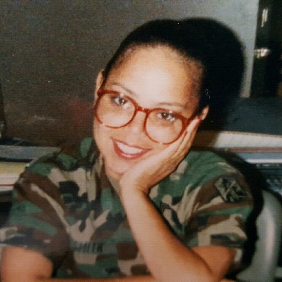 Meet your Posher, Stefanie - Picture 1 of 1