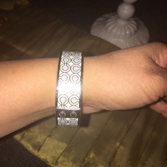 Coach enamel bangle bracelet authentic - Picture 2 of 4