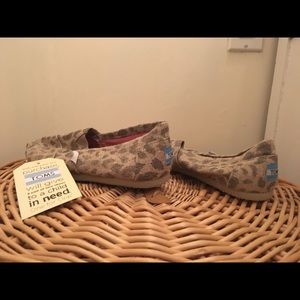 TOMS in cheetah print