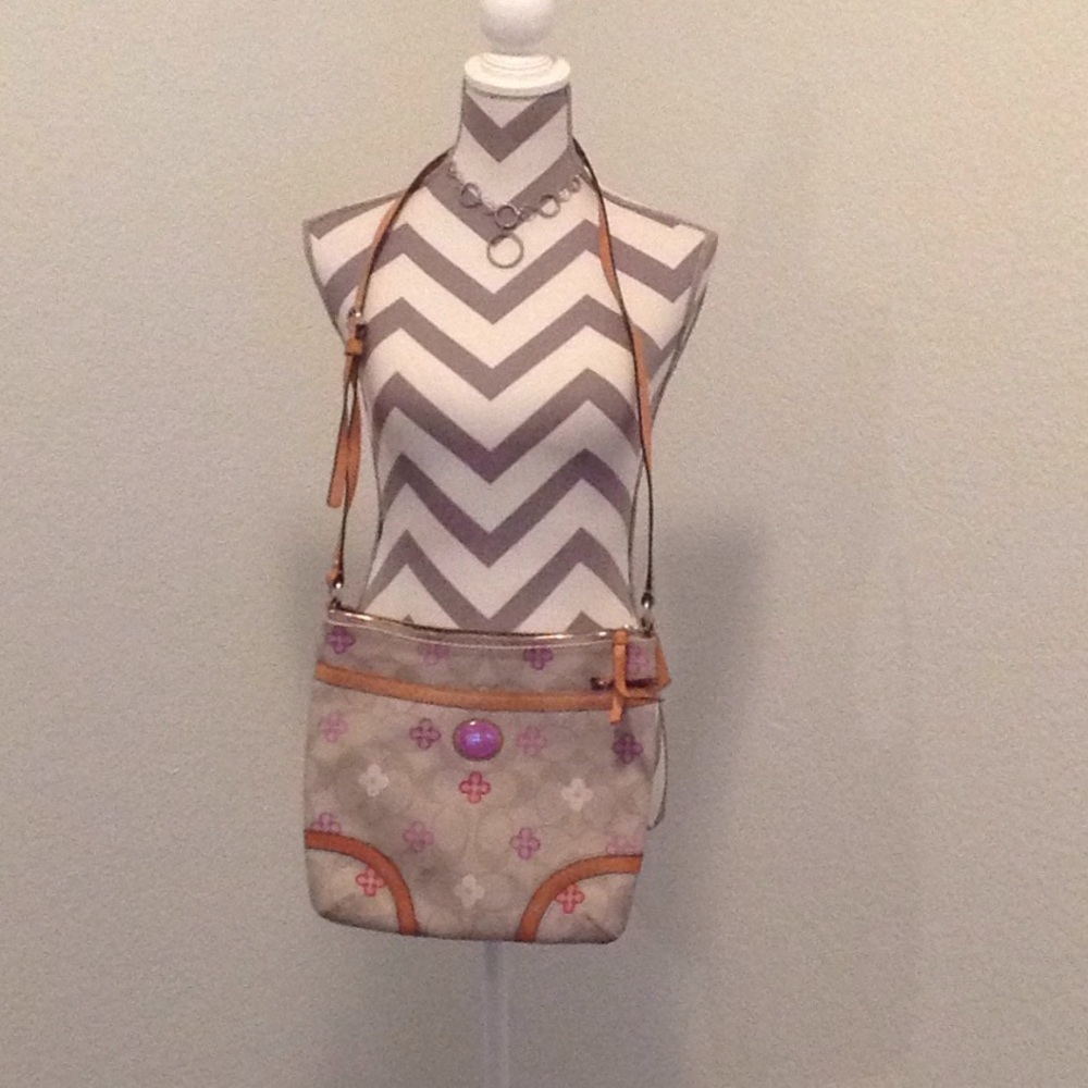 SOLD [VEUC] Coach clover crossbody handbag purse