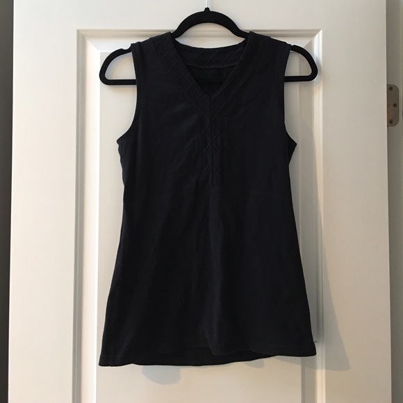 Lululemon black top