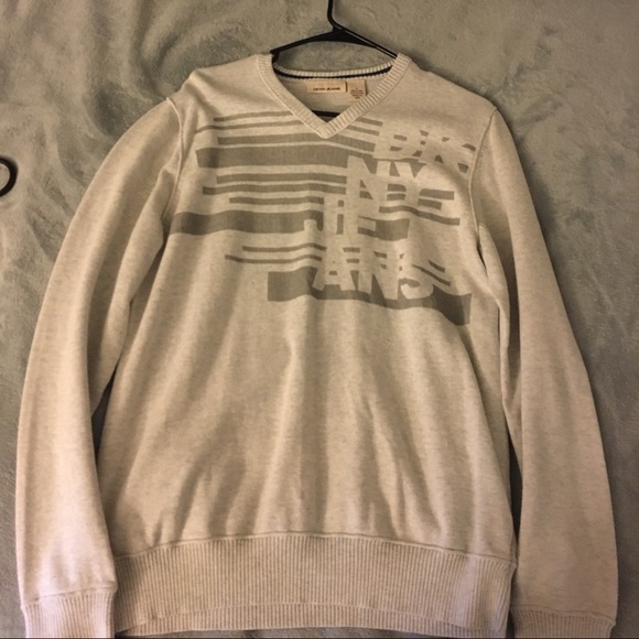 V neck sweater