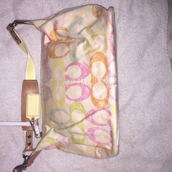 Coach Hamptons Pastel Scribble Signature Hobo - Picture 2 of 4