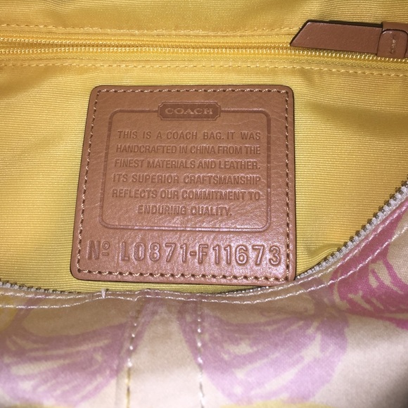 Coach Hamptons Pastel Scribble Signature Hobo - Picture 3 of 4