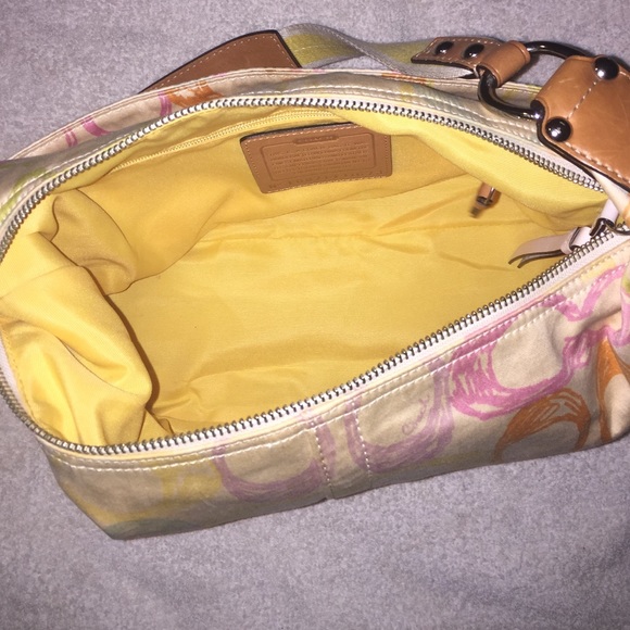 Coach Hamptons Pastel Scribble Signature Hobo - Picture 4 of 4