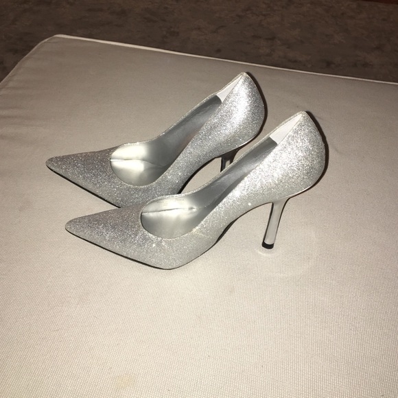 Guess silver heels - Picture 1 of 3