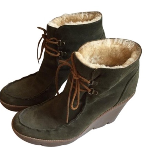***sold*** new Michael kors suede/shearling boots