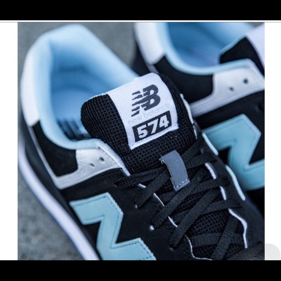 $ FIRM🍬 New Balance 574 black and Tiffany blue - Picture 2 of 3