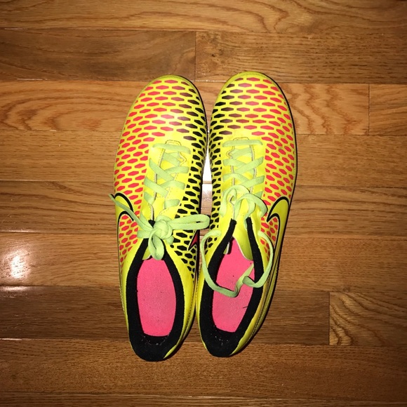 Nike Magista Pink and Yellow Soccer Cleats - Picture 1 of 4