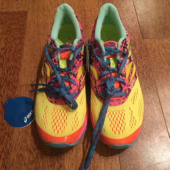 NEW Asics Gel Noosa Tri 10 Shoes