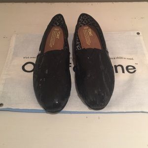 Toms slip ons
