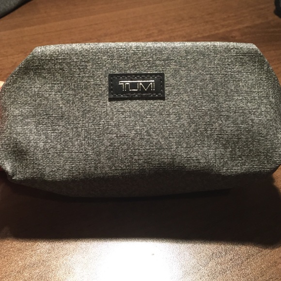 TUMI. GREY. TOILETRY TRAVEL BAG
