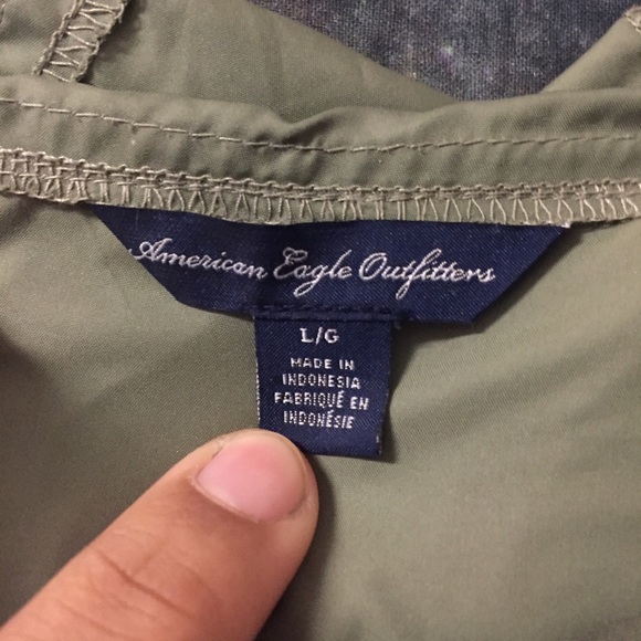 American eagle green light weight windbreaker - Picture 3 of 4