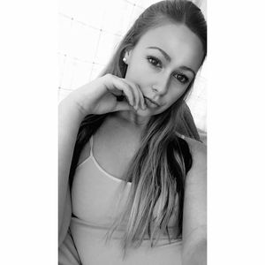 Meet your Posher, Corinne