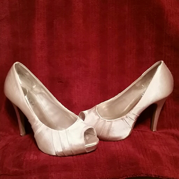 Kelly & Katie champagne colored heels