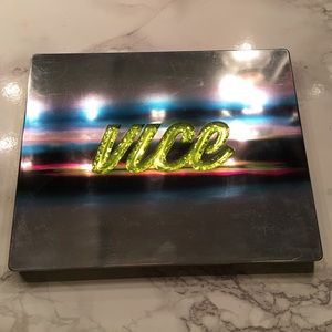 Urban Decay Vice palette and makeup bag!