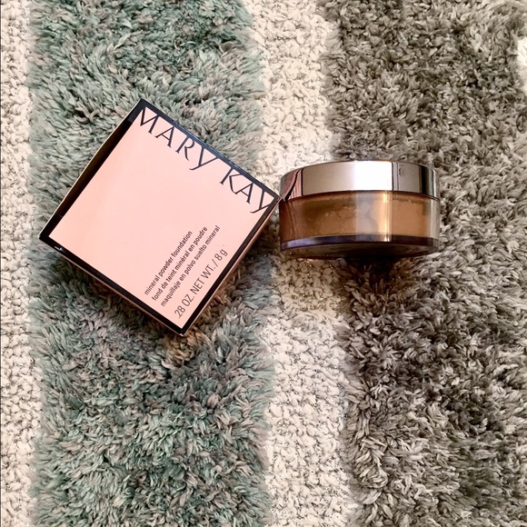 Mary Kay mineral powder foundation bronze 1
