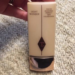 Charlotte Tilbury Light Wonder Foundation, Fair 2