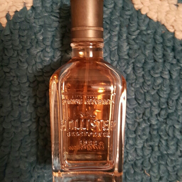 New!! Hollister Women's perfume
