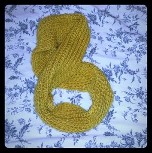 Mustered yellow scarf