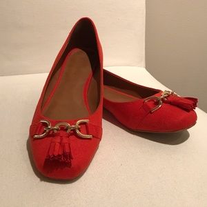 New banana republic orange suede flats
