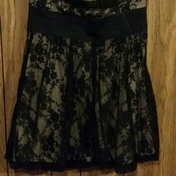 Dress - Picture 4 of 4