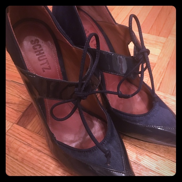 Navy Schultz 8.5 Curved Patent Leather/Suede Heels