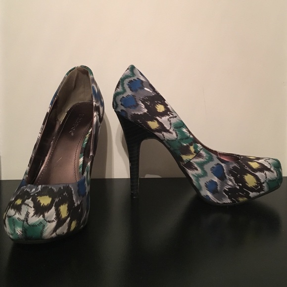 "Bamboo" multi-colored heels.