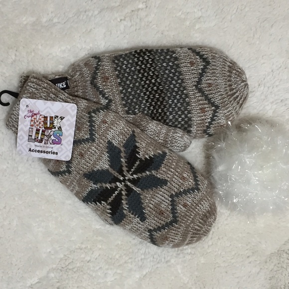 MUK LUKS Snowflake Flurry Helmet & Mittens - Picture 3 of 4
