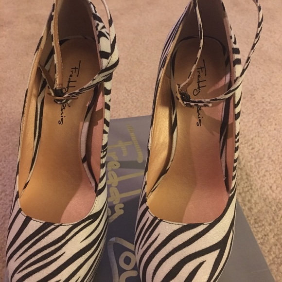 New Ankle Wrap Platform Pumps Size 9!!!