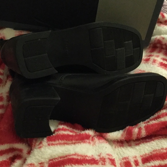 Black ankle boots - Picture 2 of 4