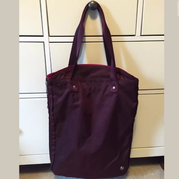 lululemon yoga bag
