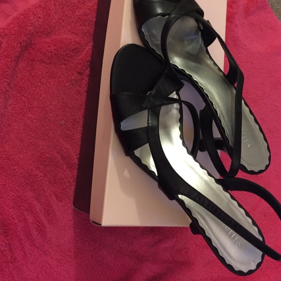 Black Liz Claiborne villager brand heels