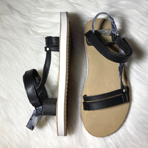Teva  Slim Universal Black Leather Sandals - Picture 3 of 4