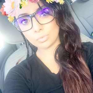 Meet your Posher, Estefania