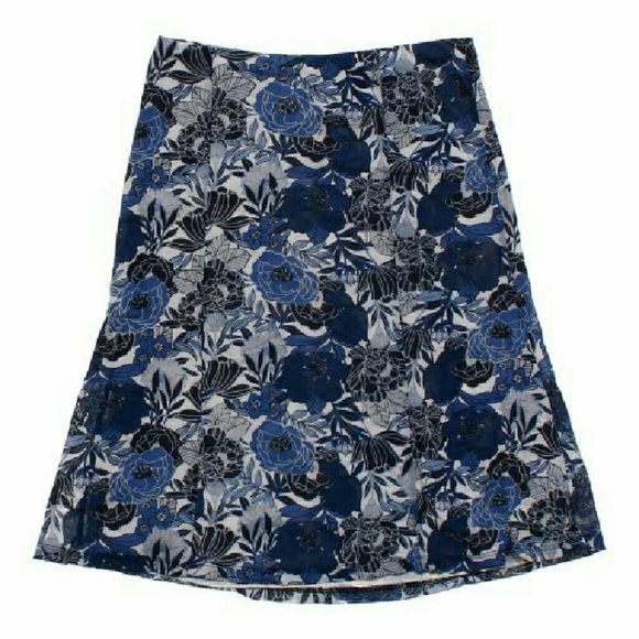 Nine west. Floral skirt.