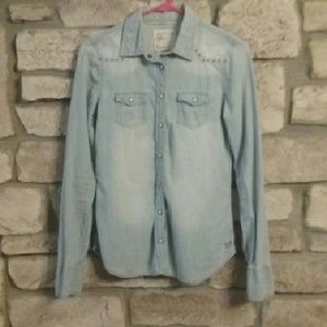 American Eagle pearl snap shirt
