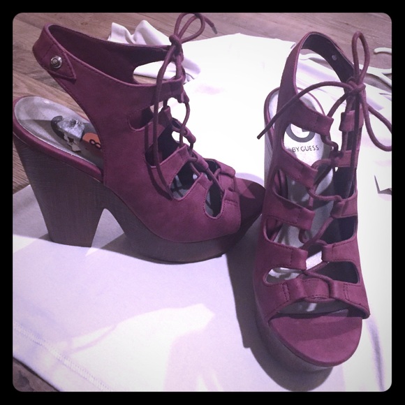 👛GUESS WEDGES👛