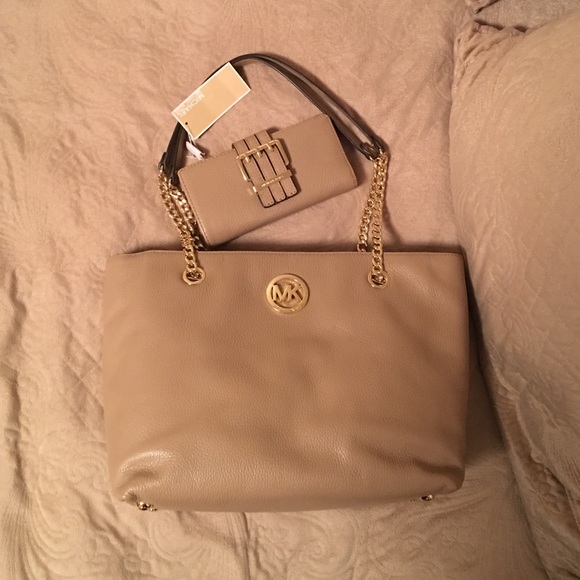 Michael Kors BRAND NEW PURSE & MATCHING WALLET