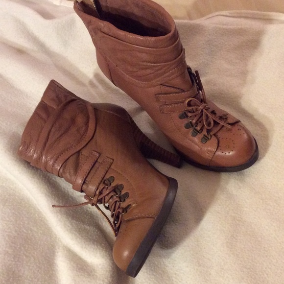 SALE Steve Madden hondd leather ankle heel boot