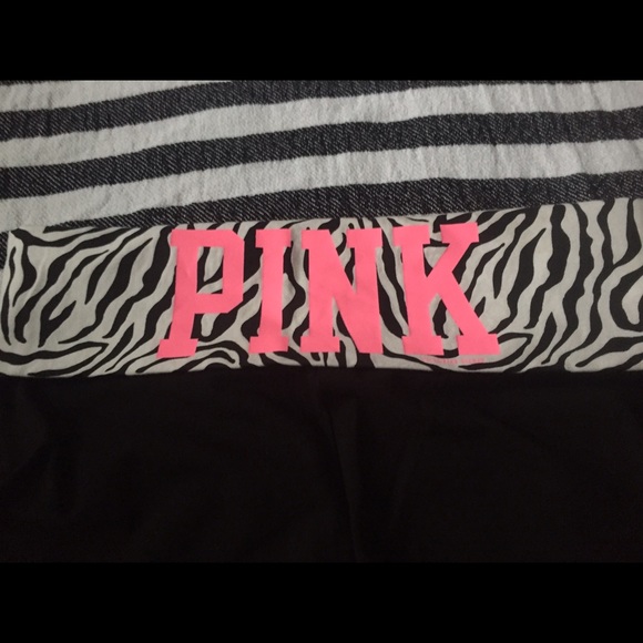 VS PINK crop yoga