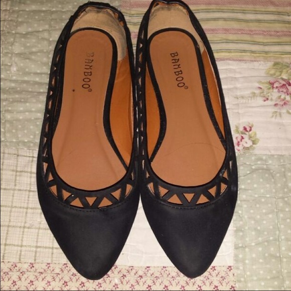 Black pointed flats