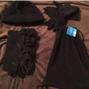 Bath&Body Works Fleece Hat/Gloves/Scarf/bag set
