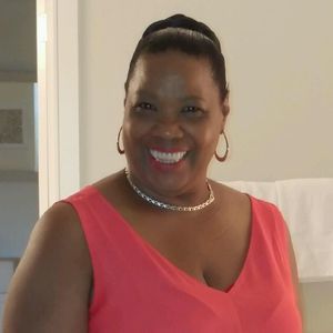 Meet your Posher, Regina
