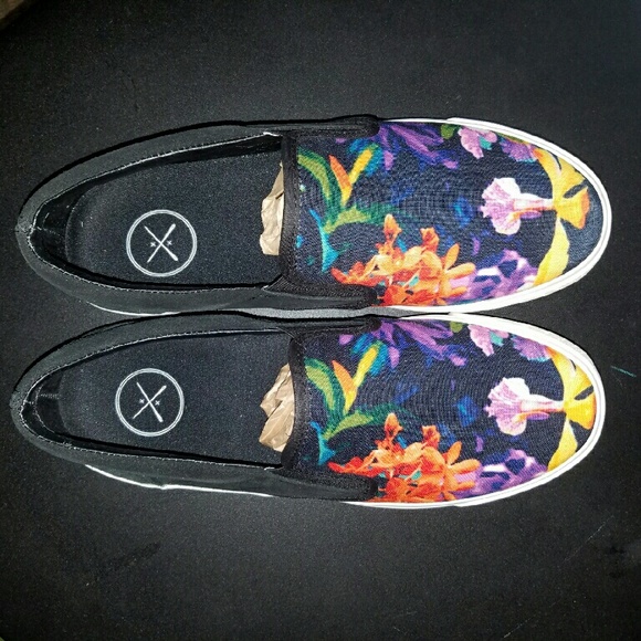 Inkkas Flora Slip On Sneakers
