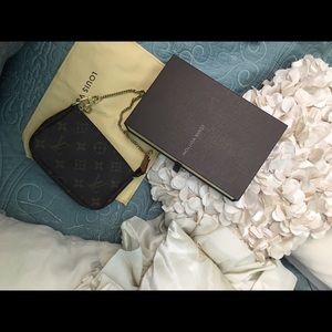 Louis Vuitton Pochette