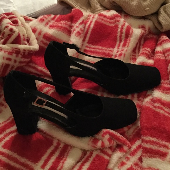 Dress shoes - Picture 2 of 3