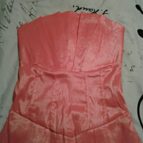 Beautiful coral formal peplum dress - Picture 2 of 3